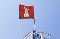 Flagge mit Hamburger Wappen